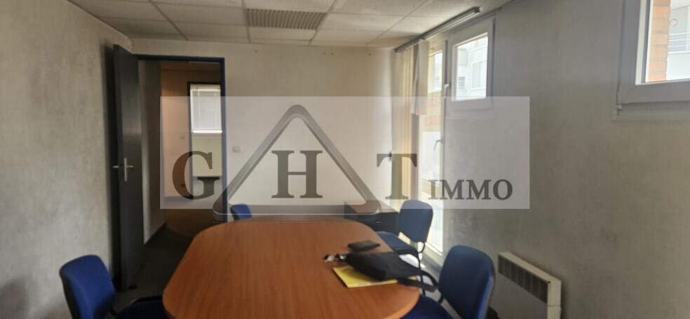 Office in Alfortville for lease - Interior Photo - Image 3 of 5