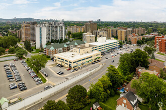 5501-5579 Av Westminster, Cote-St-Luc, QC - Aérien  Vue de la carte - Image1