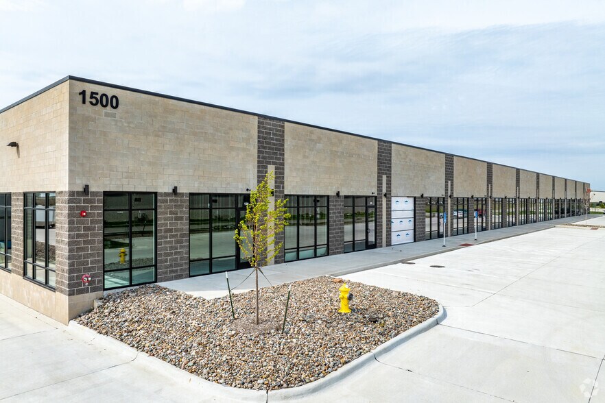 1500 NW Gettysburg Ln, Waukee, IA à louer - Photo du bâtiment - Image 1 de 12