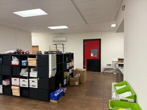 1238-1254 E Cypress St, Covina, CA à louer Photo intérieure- Image 2 de 10