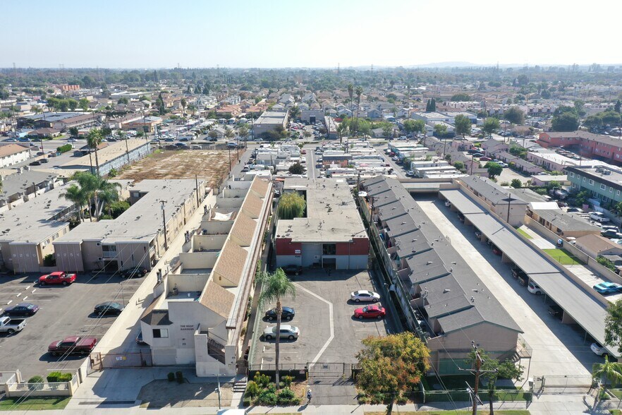 9240 Palm St, Bellflower, CA à vendre - Photo du bâtiment - Image 2 de 4
