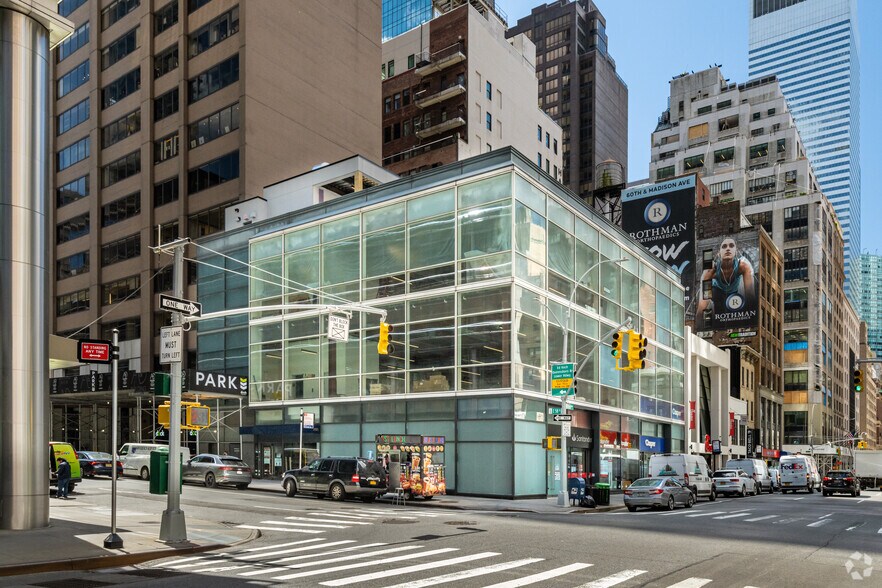 715 Lexington Ave, New York, NY à louer - Photo du bâtiment - Image 1 de 12