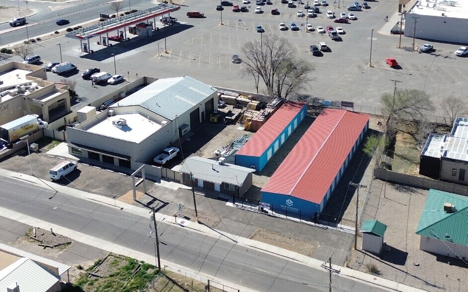 8 Roberts Cir NE, Los Lunas, NM à vendre - Photo du bâtiment - Image 3 de 7