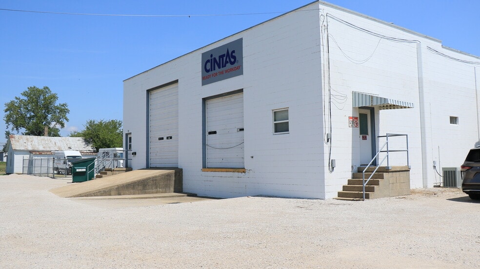 218 Clay St, Jasper, IN à louer - Photo du bâtiment - Image 2 de 16