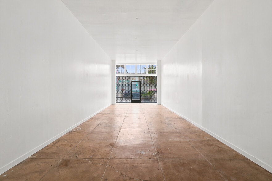 5648-5662 Hollywood Blvd, Los Angeles, CA for lease - Interior Photo - Image 3 of 16