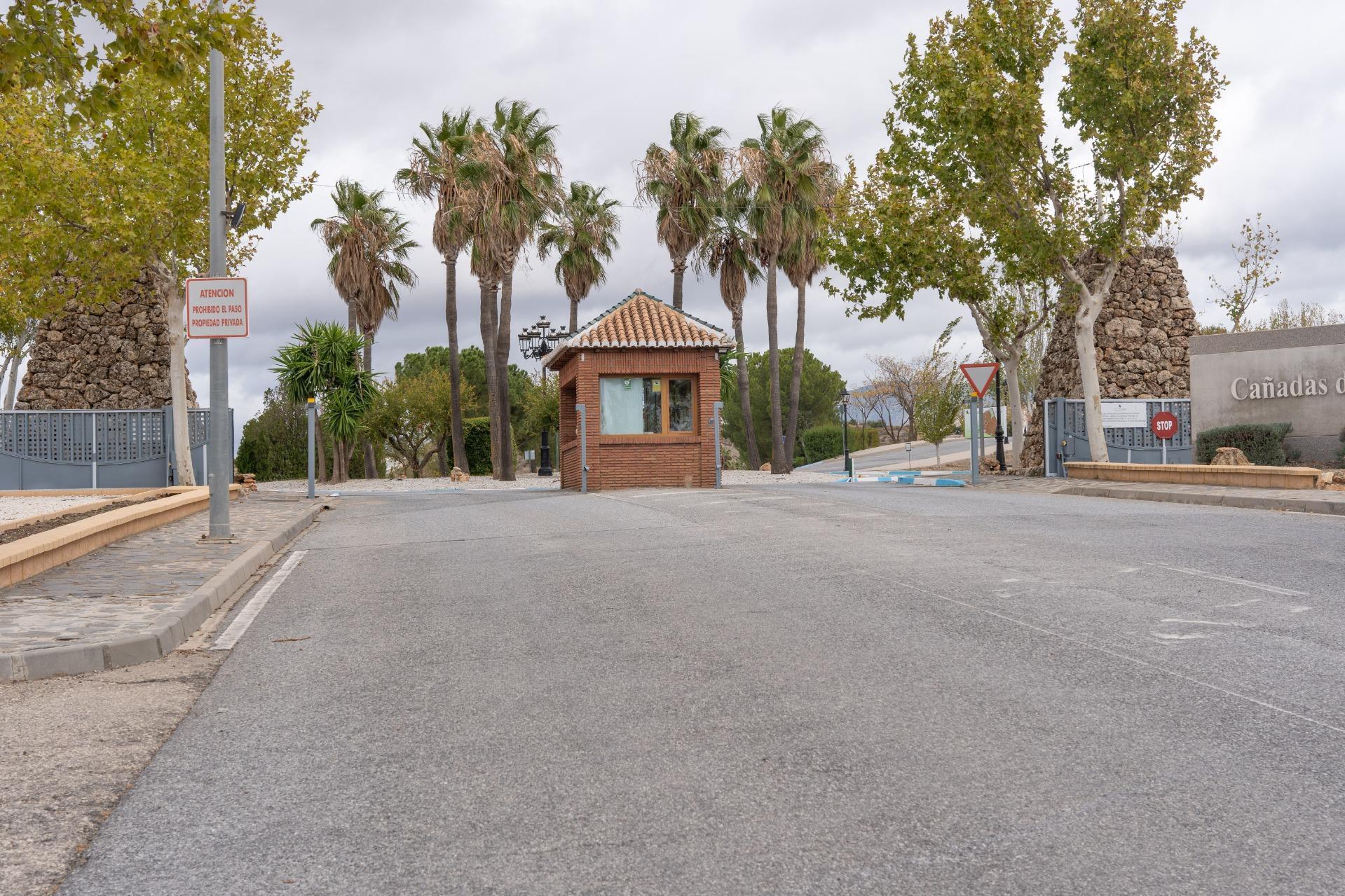 Land in Dílar, Granada for sale Building Photo- Image 1 of 50