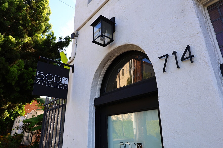 710 N Van Ness Ave, Los Angeles, CA for sale - Building Photo - Image 2 of 11