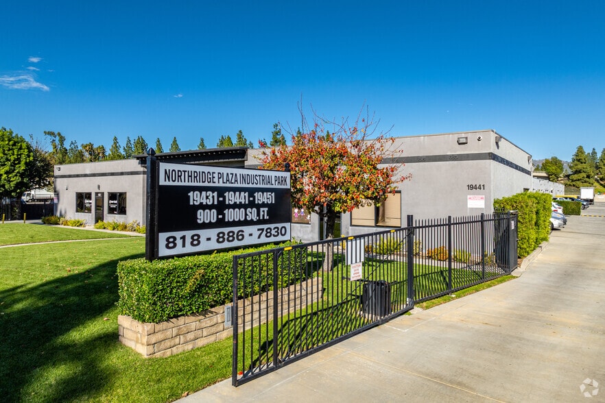 19441 Business Center Dr, Northridge, CA for lease - Building Photo - Image 3 of 6