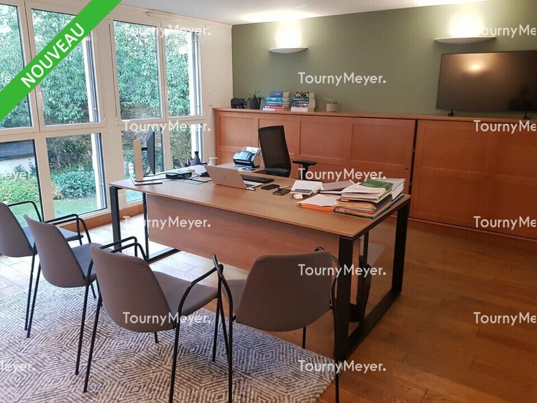 Office in Rennes for lease - Interior Photo - Image 1 of 3