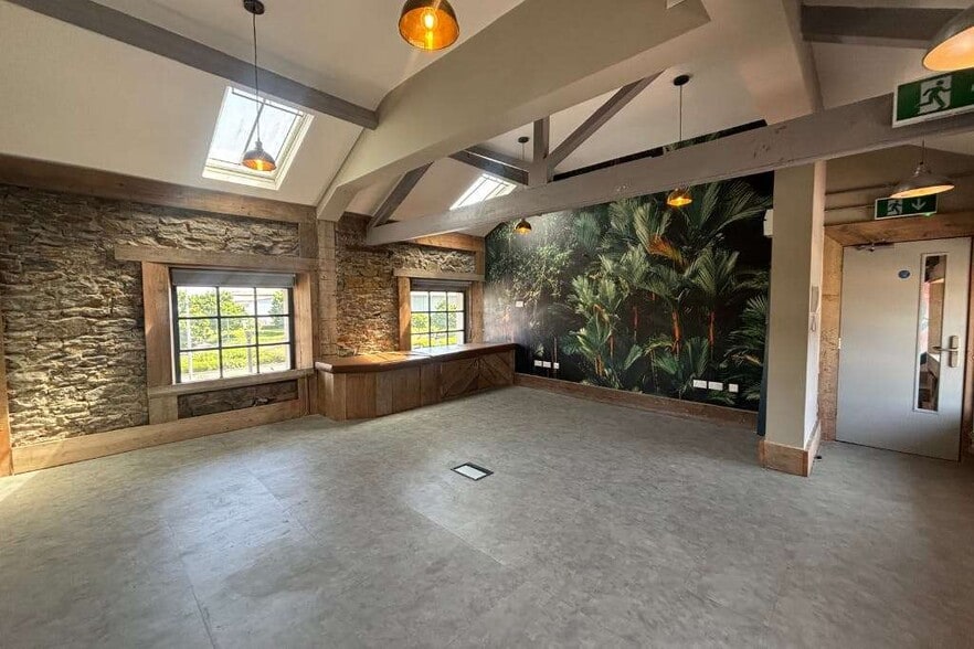 Bute St, Cardiff for lease - Interior Photo - Image 2 of 8