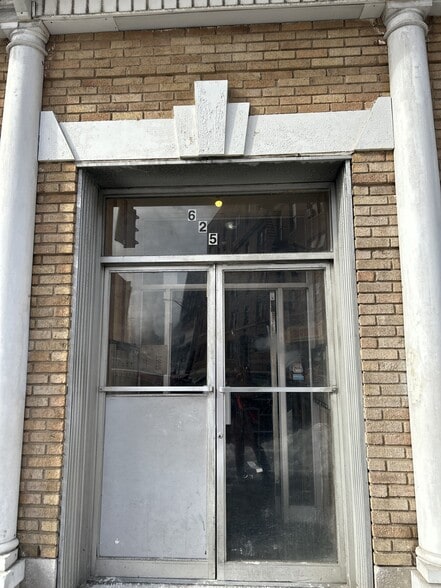 625 S Broadway, Yonkers, NY for sale - Building Photo - Image 2 of 2
