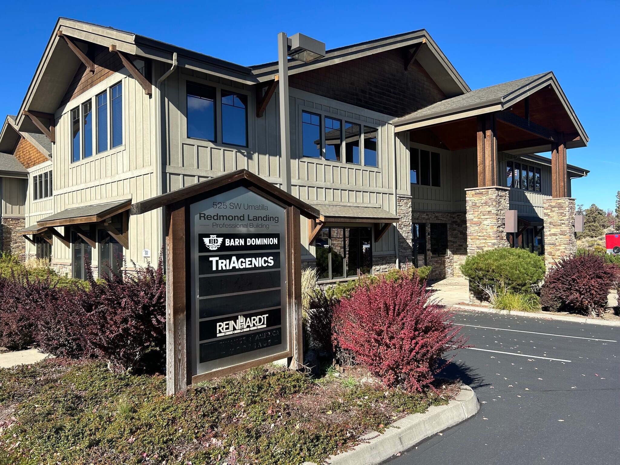 525 SW Umatilla St, Redmond, OR à vendre Photo du bâtiment- Image 1 de 41