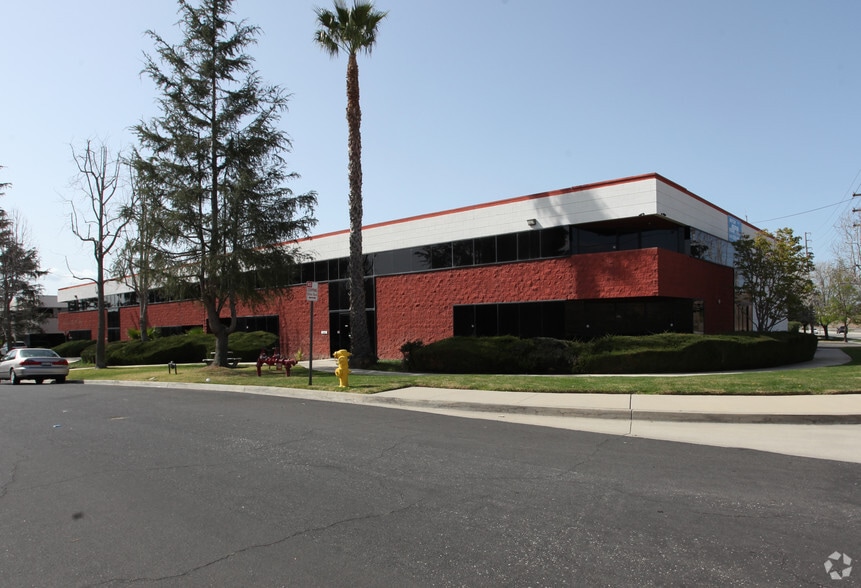 5560 Tech Cir, Moorpark, CA for lease - Primary Photo - Image 1 of 3