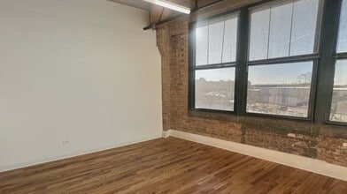 1200 W 35th St, Chicago, IL à louer - Vidéo sur l’inscription commerciale 