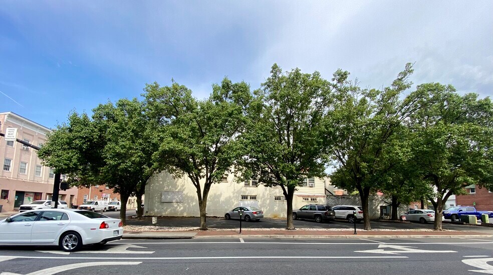 1 N Braddock St, Winchester, VA à vendre - Photo du bâtiment - Image 3 de 7