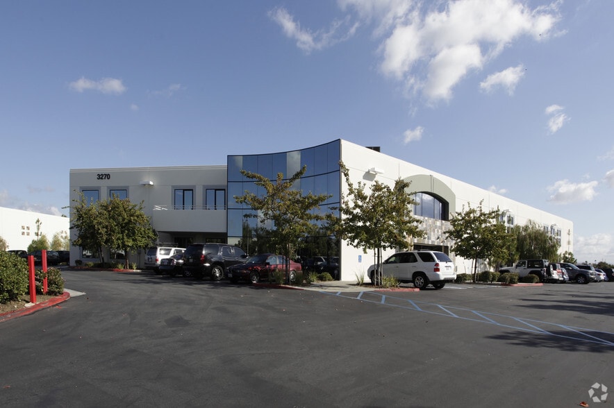 3270 Corporate View, Vista, CA for lease - Primary Photo - Image 1 of 13