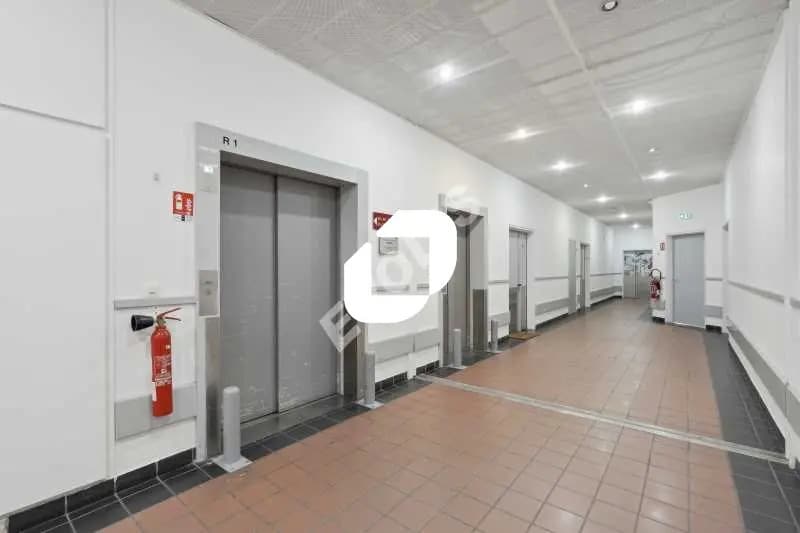 Flex in Paris for lease - Building Photo - Image 2 of 20