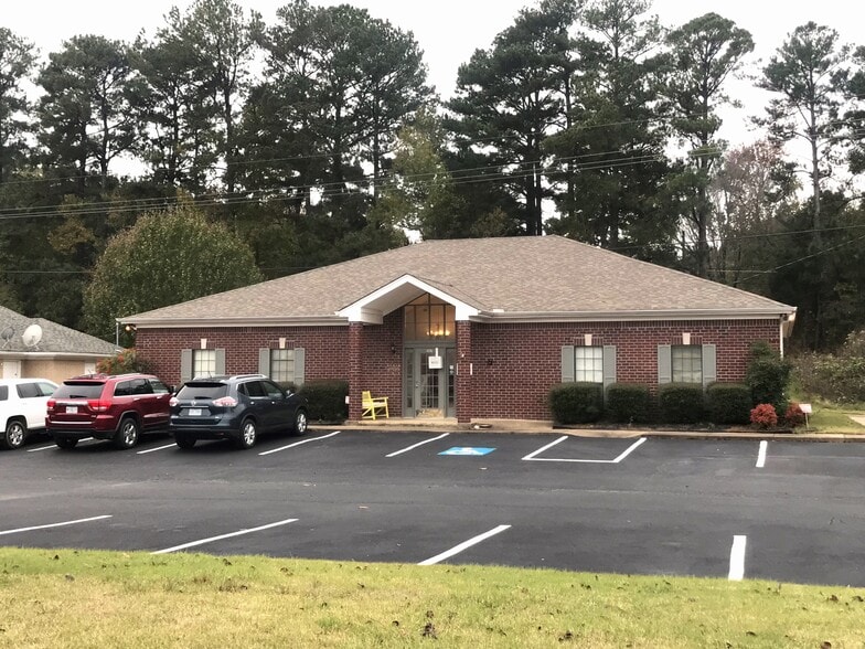 2007 Oak Tree Dr, Hernando, MS for lease - Building Photo - Image 2 of 9