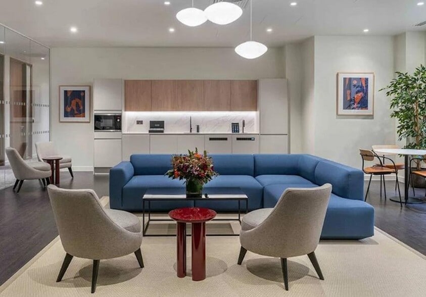 85 Gresham St, London for lease - Building Photo - Image 3 of 5