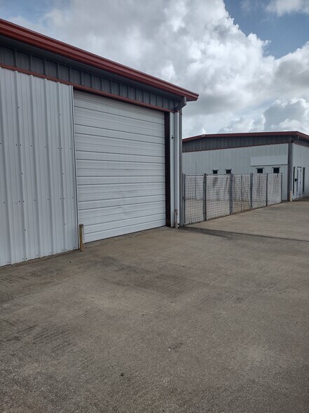 1909 Lawrence Rd, Kemah, TX for lease - Building Photo - Image 3 of 3