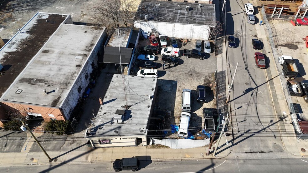 371 Union Ave, Westbury, NY à vendre - Photo du bâtiment - Image 2 de 4