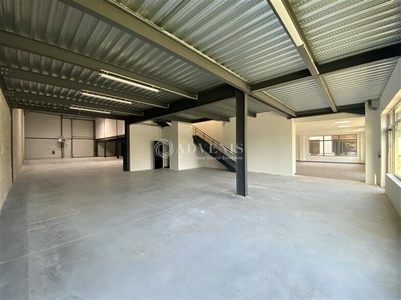 Avenue Des Louvresses, Gennevilliers à louer - Photo du bâtiment - Image 2 de 12