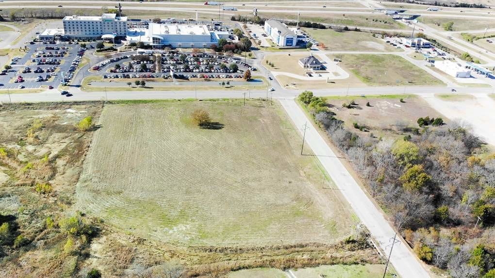 2410 N Rockford Rd, Ardmore, OK for sale Aerial- Image 1 of 14