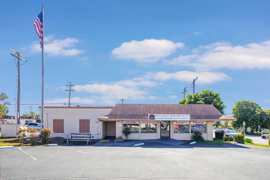 724 N El Camino Real, San Clemente, CA à vendre - Photo du bâtiment - Image 2 de 7