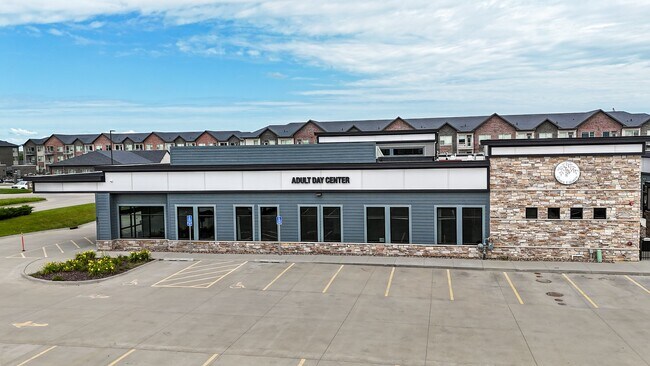Plus de détails pour 801 NE Venture Dr, Waukee, IA - Commerce de détail à louer