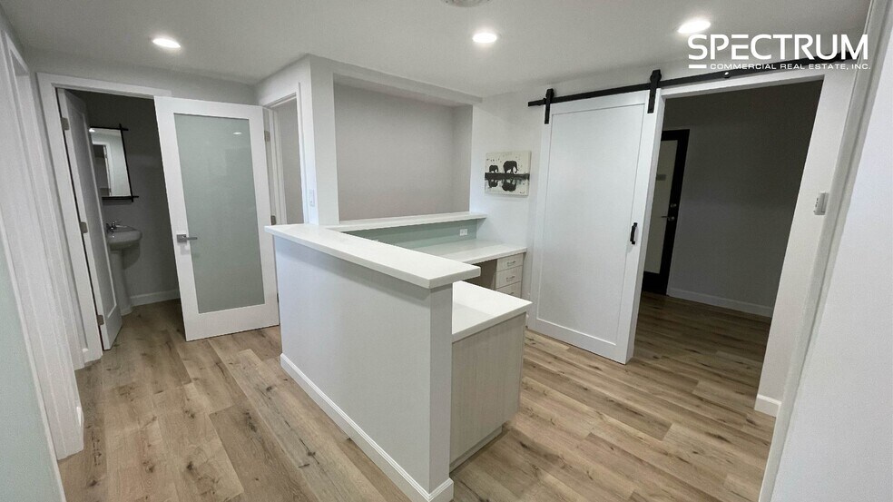 1227 Lincoln Blvd, Santa Monica, CA à louer - Photo du bâtiment - Image 3 de 12