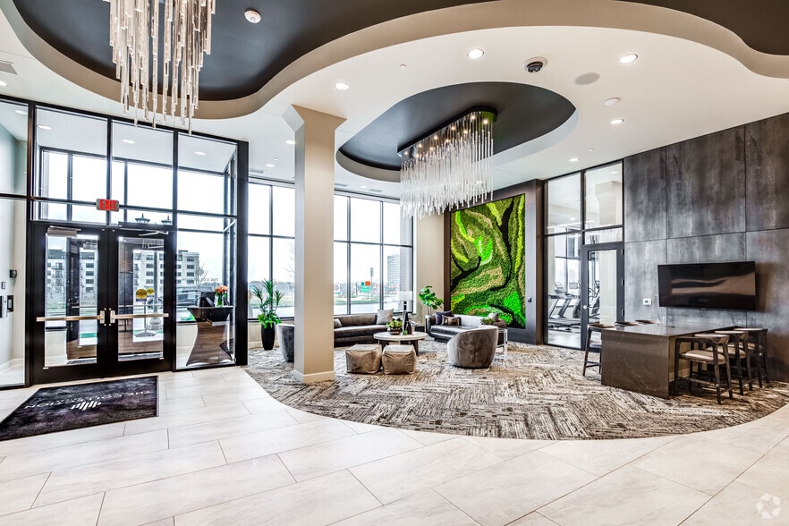 800 Cretin Ave S, Saint Paul, MN for lease - Interior Photo - Image 3 of 46