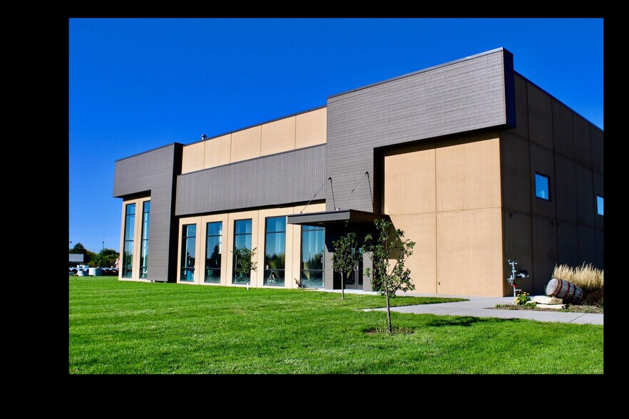 572 Brewery Ln, Bourbonnais, IL à vendre - Photo du bâtiment - Image 1 de 13