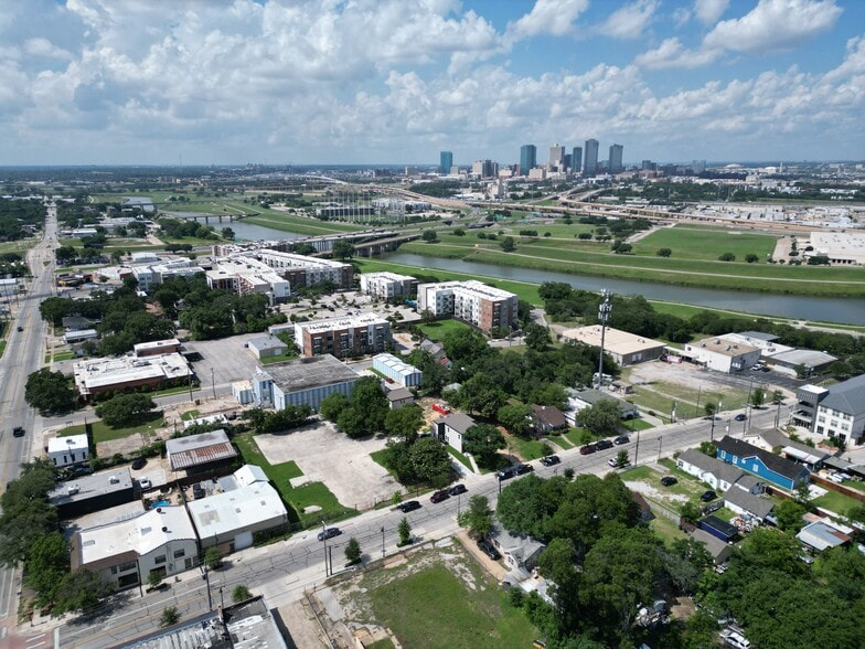 2512 - 2530 Race Fort Worth TX 76111 st, Fort Worth, TX for sale - Building Photo - Image 2 of 9