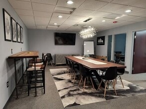 10-40 Tower Ln, Avon, CT for lease Building Photo- Image 1 of 7