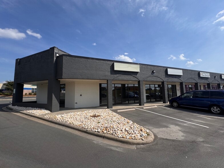 2361-2371 Concord Lake Rd, Concord, NC for lease - Building Photo - Image 1 of 23
