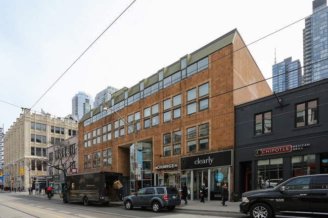 Plus de détails pour 315 Queen St W, Toronto, ON - Bureau à louer