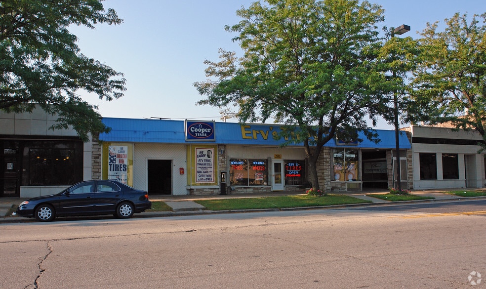 7633-7635 W 63rd St, Summit, IL for sale - Primary Photo - Image 1 of 4