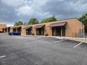 4501 McCullough Ave, San Antonio, TX à louer Photo du bâtiment- Image 2 de 2