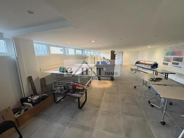 Industrial in BOISSY-L'AILLERIE for lease - Interior Photo - Image 2 of 6