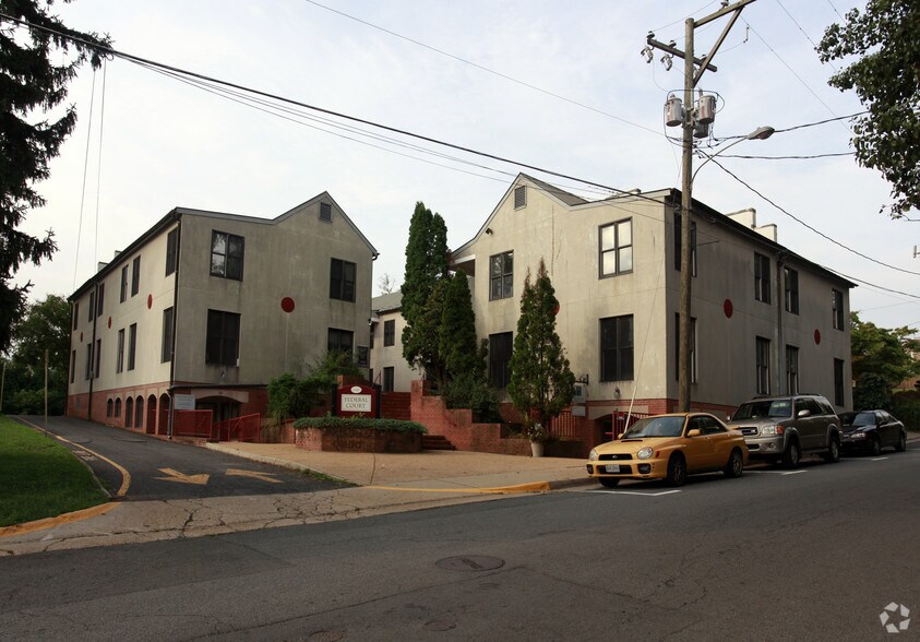 107 W Federal St, Middleburg, VA à louer - Photo du bâtiment - Image 3 de 3