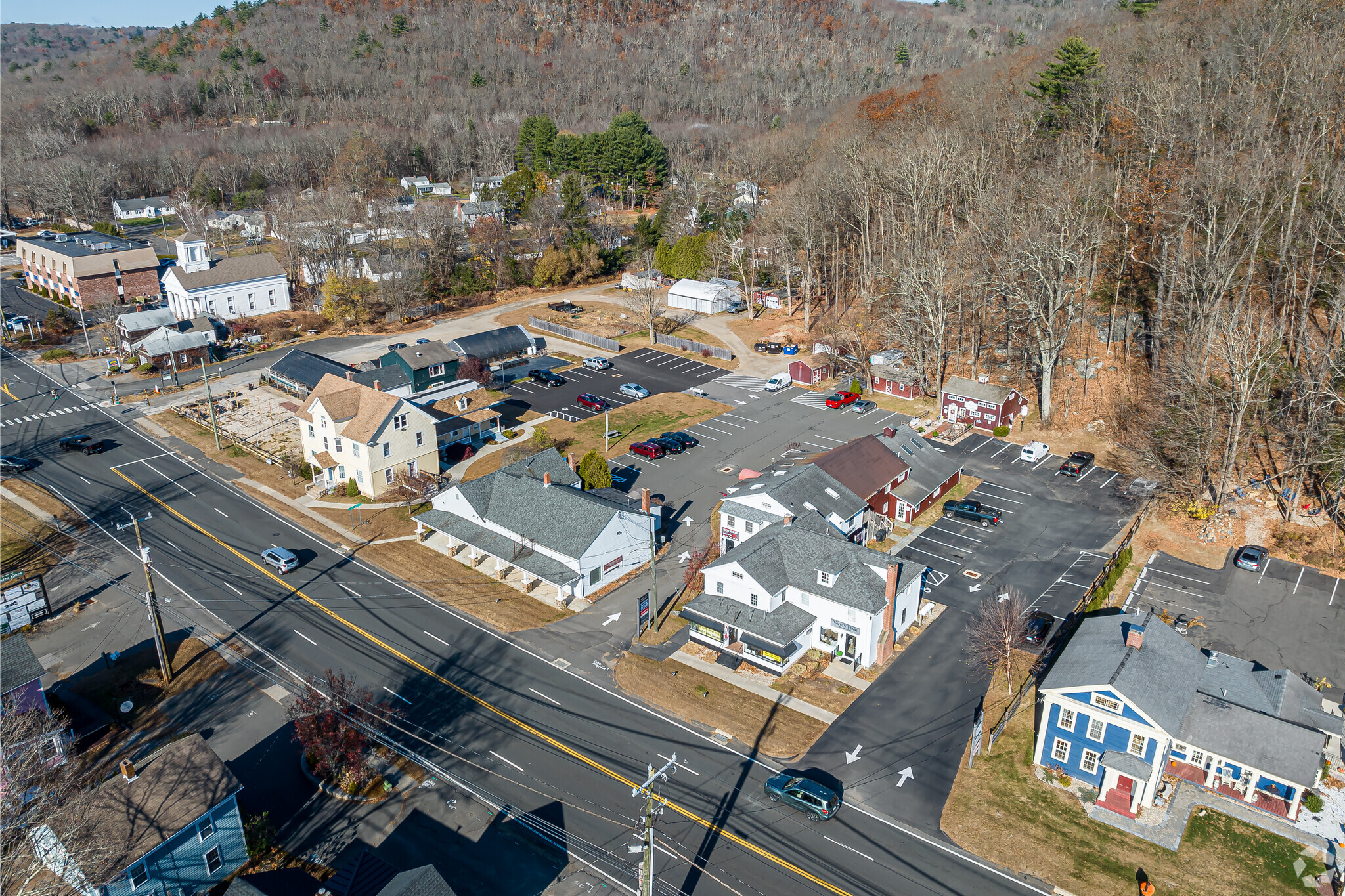 163 Albany Tpke, Canton, CT for sale Primary Photo- Image 1 of 14