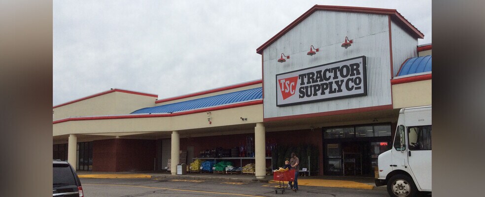 207 Swansea Mall Dr, Swansea, MA à louer - Photo du bâtiment - Image 3 de 10