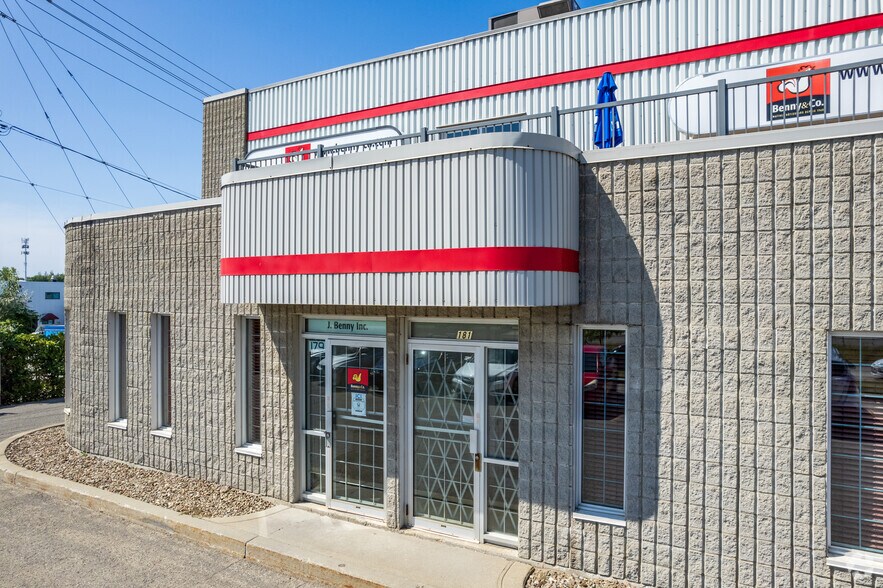 179-201 Rue Henry-Bessemer, Bois-des-filion, QC à louer - Photo du bâtiment - Image 3 de 3