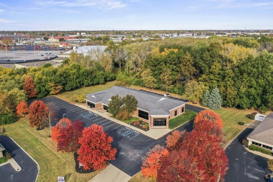 100 Professional Ct, Lafayette, IN à louer - Photo du bâtiment - Image 2 de 12
