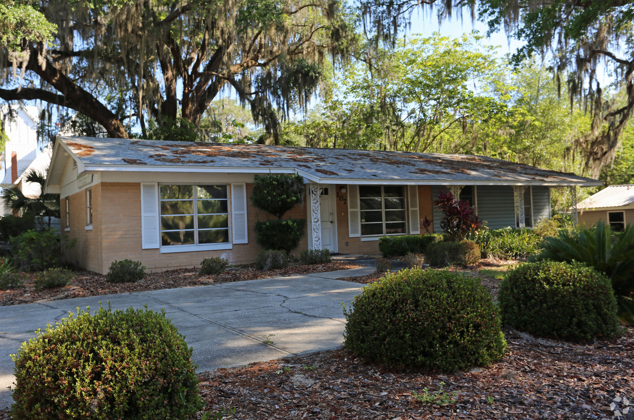 107 E Lady Lake Blvd, Lady Lake, FL for sale Primary Photo- Image 1 of 1