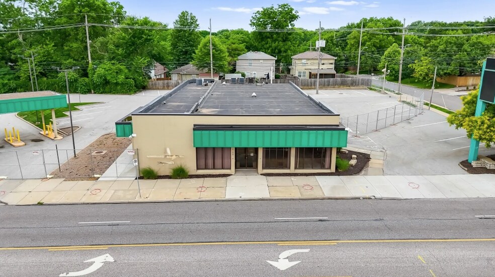 6100 Troost Ave, Kansas City, MO à vendre - Photo du bâtiment - Image 1 de 16