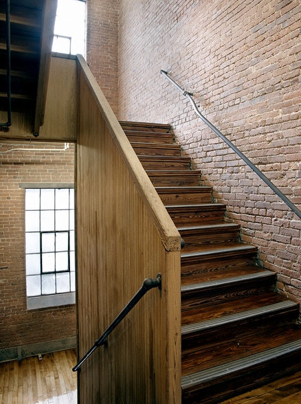 2 Shaker Rd, Shirley, MA for lease - Interior Photo - Image 3 of 13