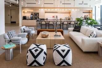 167 N Green St, Chicago, IL for lease Interior Photo- Image 2 of 10