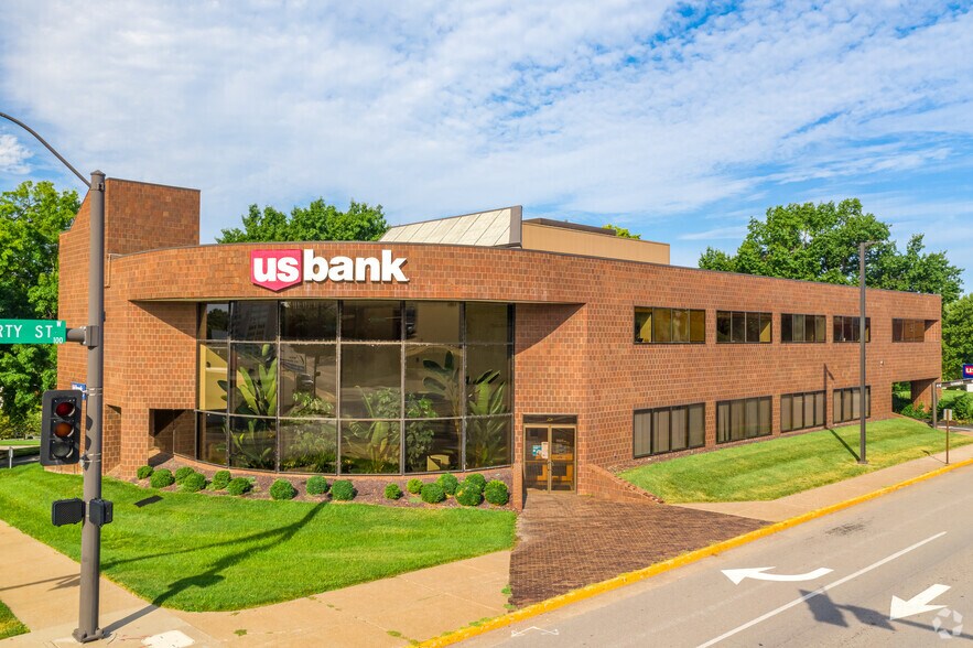 101 W McCarty St, Jefferson City, MO à louer - Photo principale - Image 1 de 4