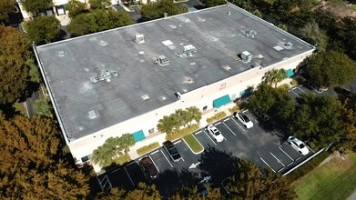 74 SW 12th Ave, Dania, FL à louer Photo du bâtiment- Image 2 de 8